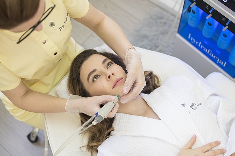 Hydrafacial уред за почистване на лице, екстракция, хидратиране и пилинг